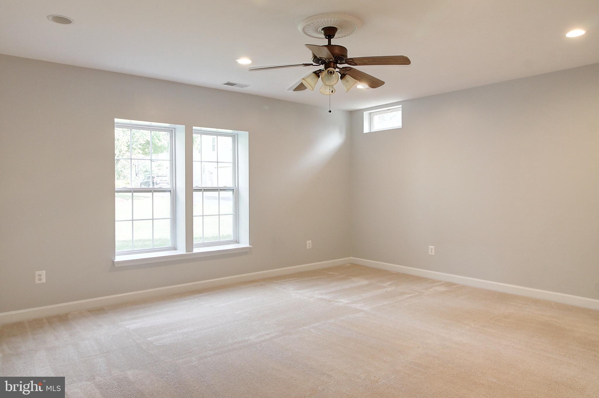 WALNUT RIDGE - Residential Lease