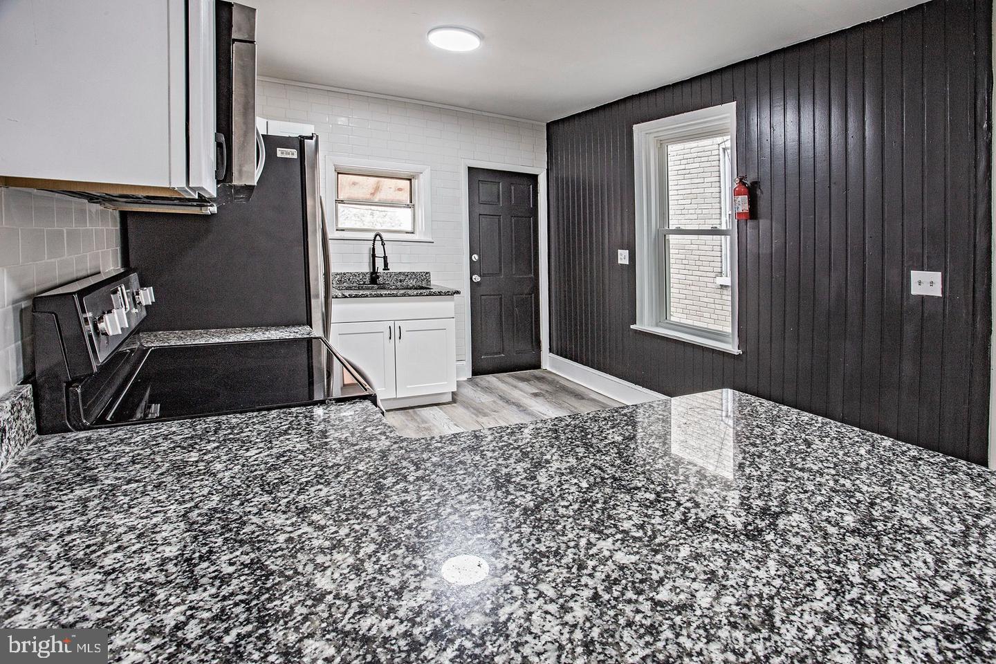 HEDGEVILLE - Residential