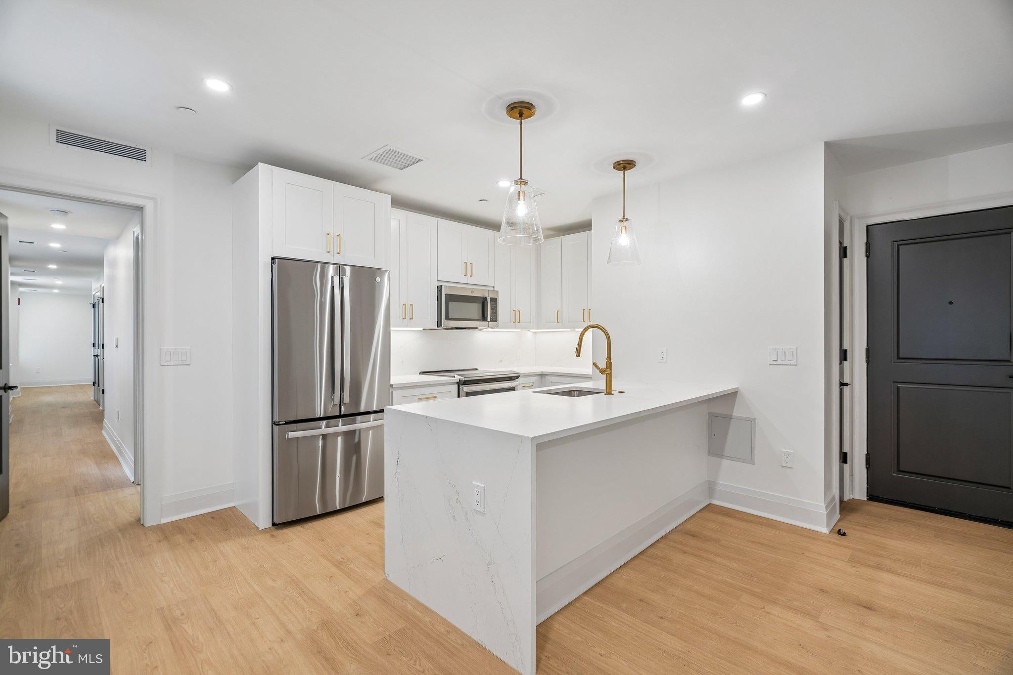 135 S 19TH STREET 204
