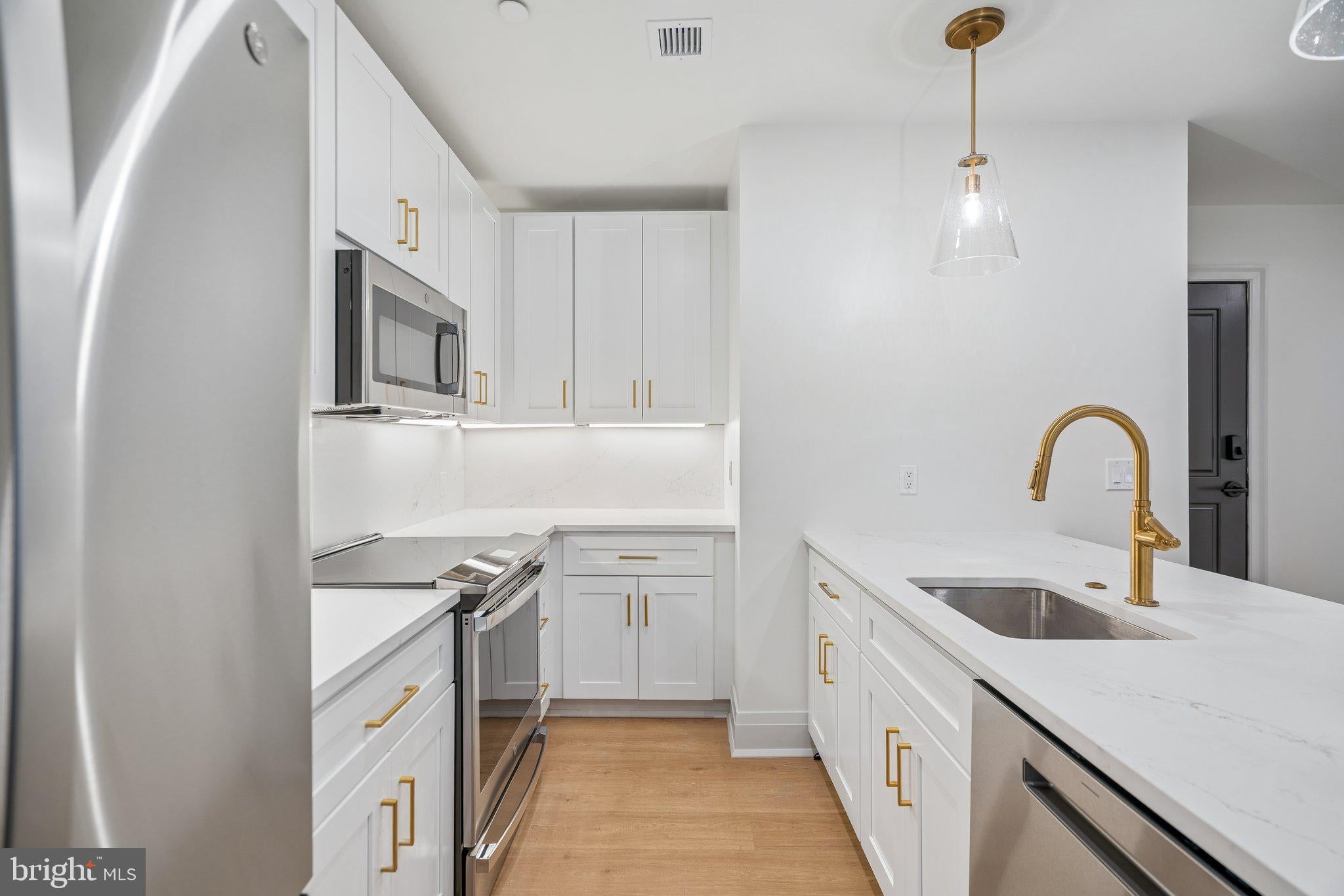 135 S 19TH STREET 204