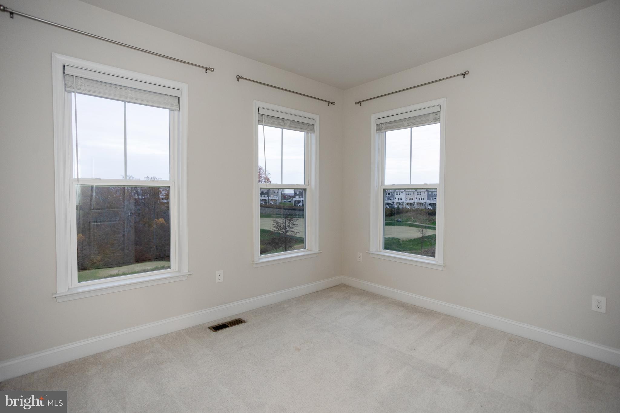 POTOMAC SHORES - Residential Lease