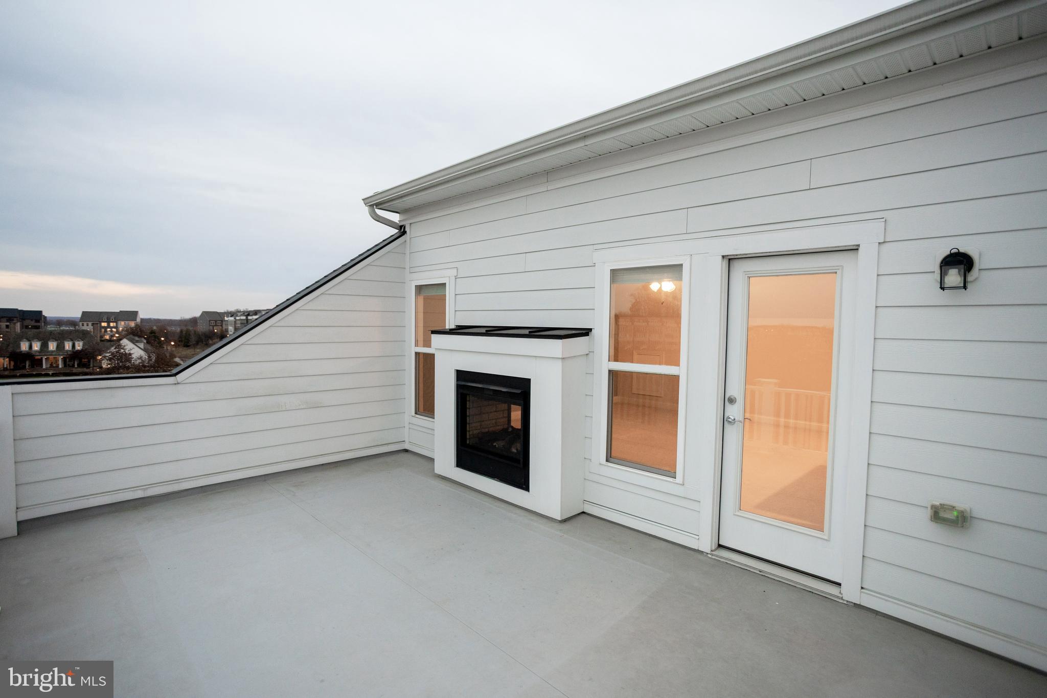 POTOMAC SHORES - Residential Lease