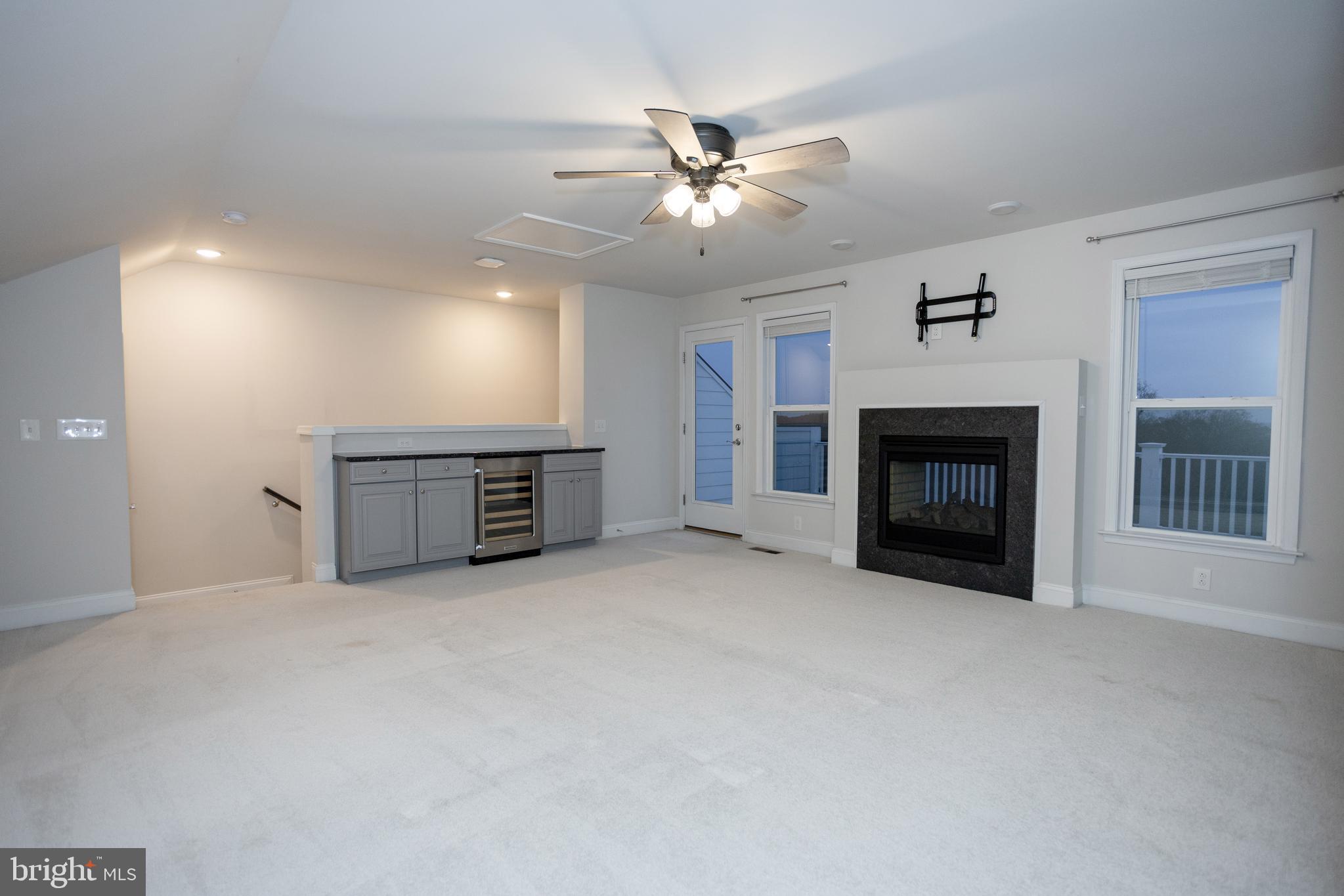 POTOMAC SHORES - Residential Lease