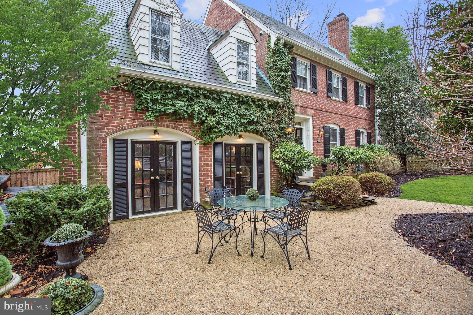 CHEVY CHASE - Residential