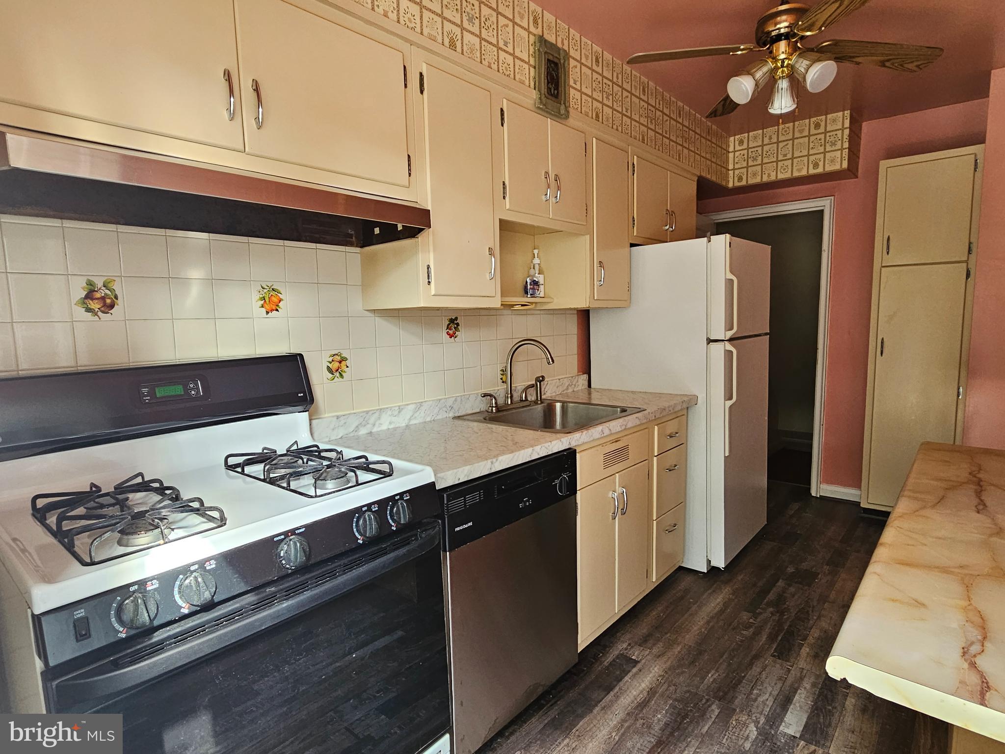 EDMONDSON HEIGHTS - Residential Lease