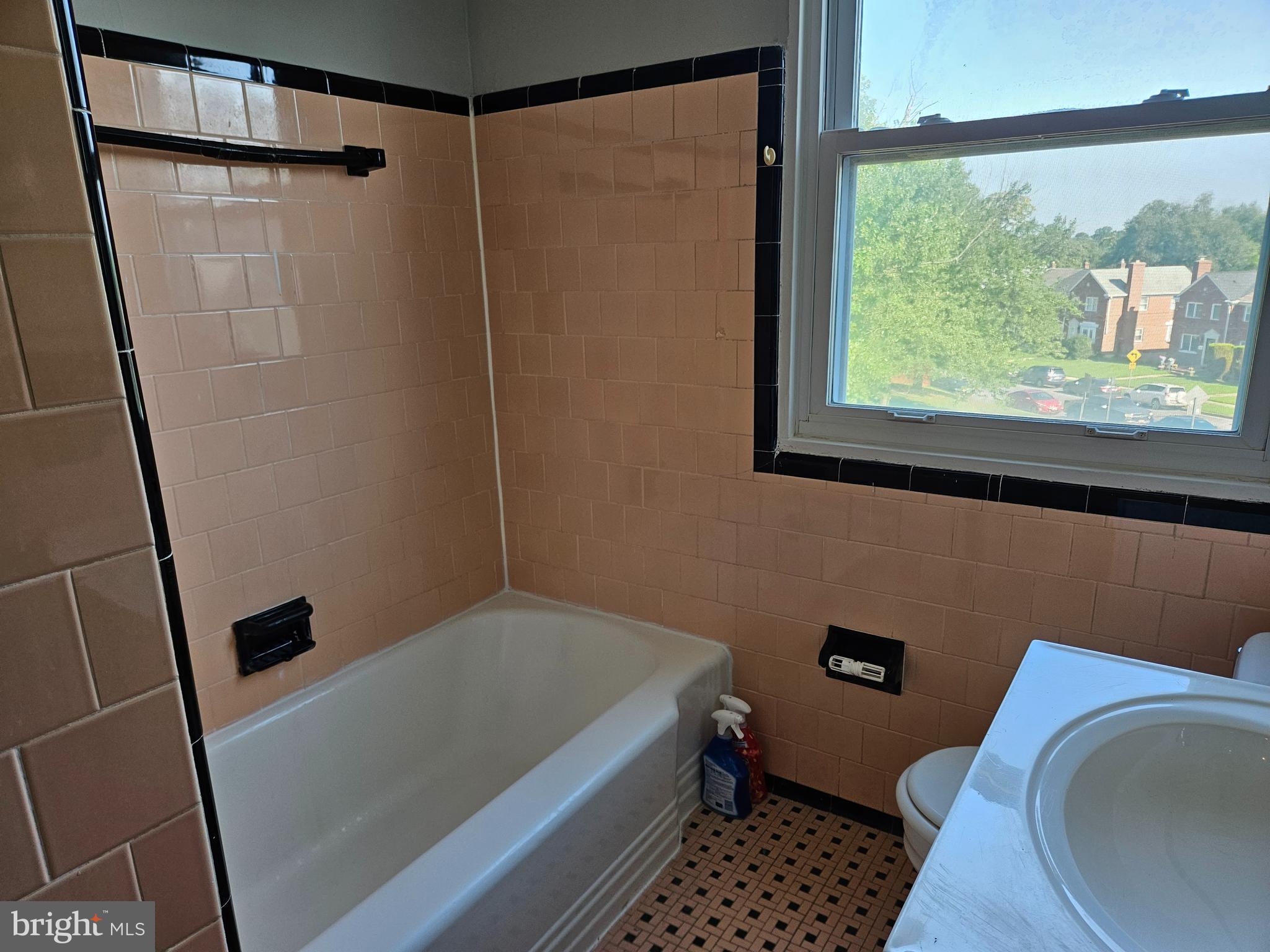 EDMONDSON HEIGHTS - Residential Lease