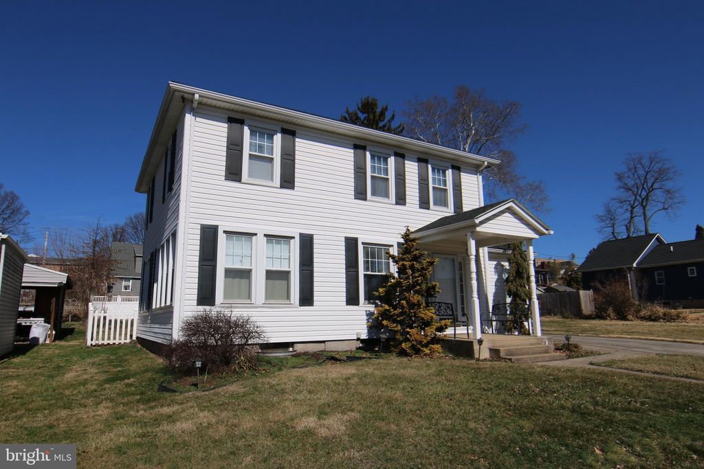 Photo of 45 W Roosevelt Avenue, MIDDLETOWN, PA 17057 (MLS # PADA2057274)
