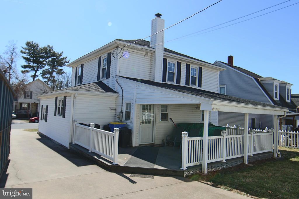 Photo of 45 W Roosevelt Avenue, MIDDLETOWN, PA 17057 (MLS # PADA2057274)