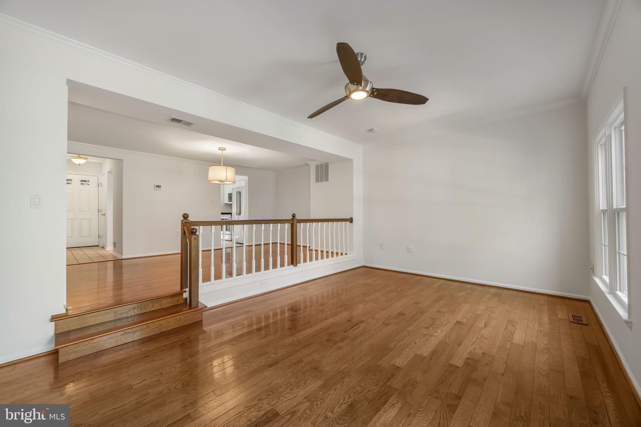 5703 GLADDEN