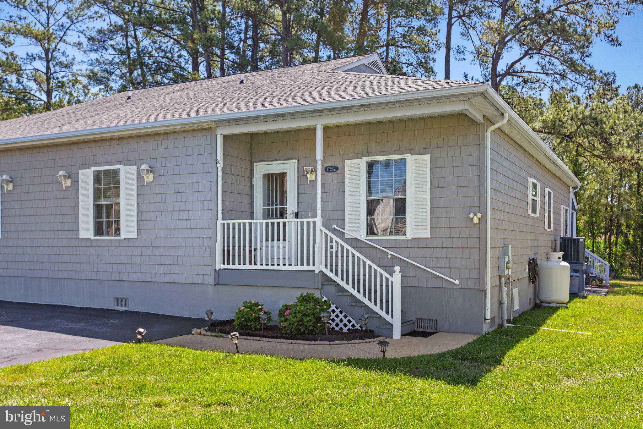 17282 CRAB POT LANE