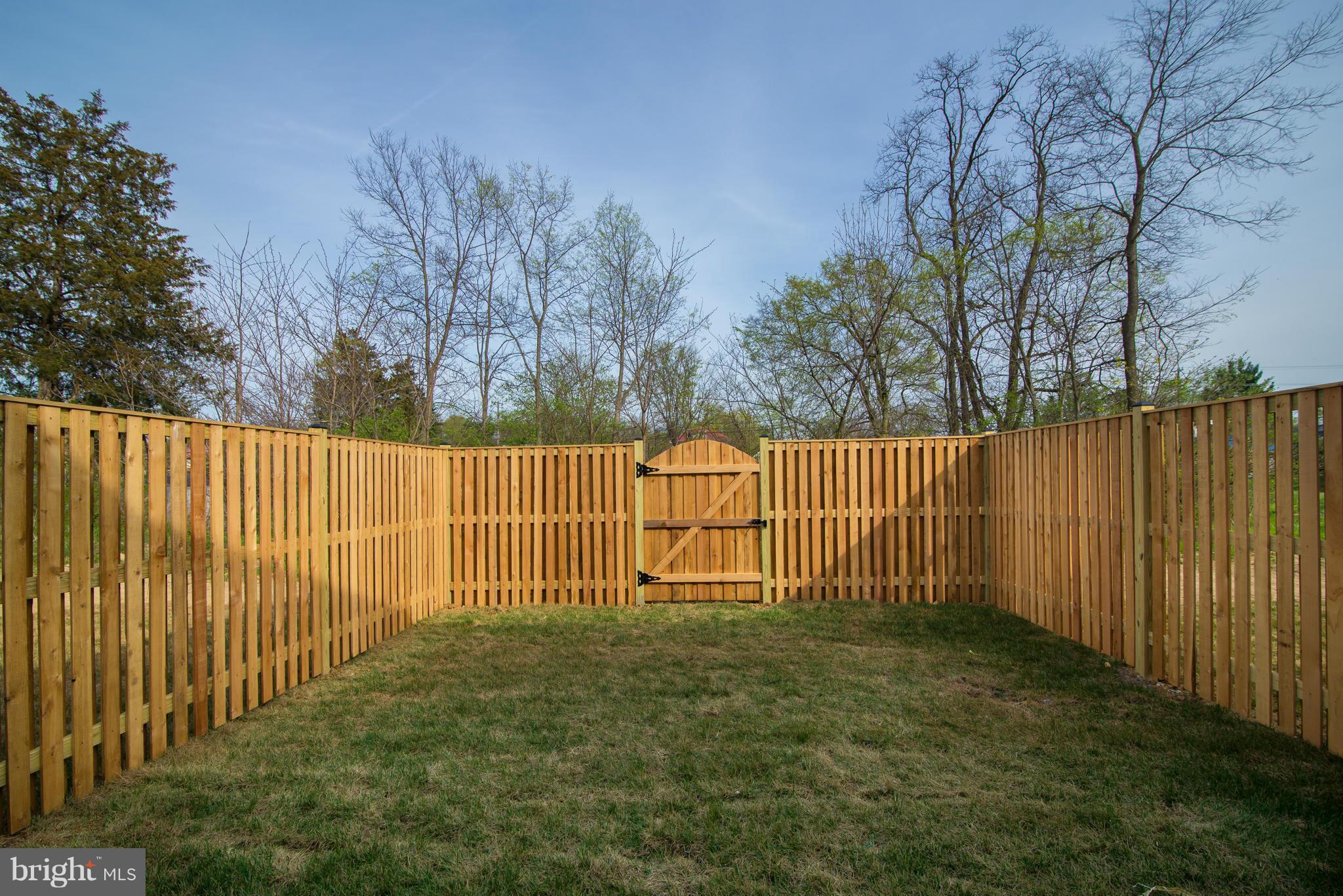 INWOOD VILLAGE - Residential