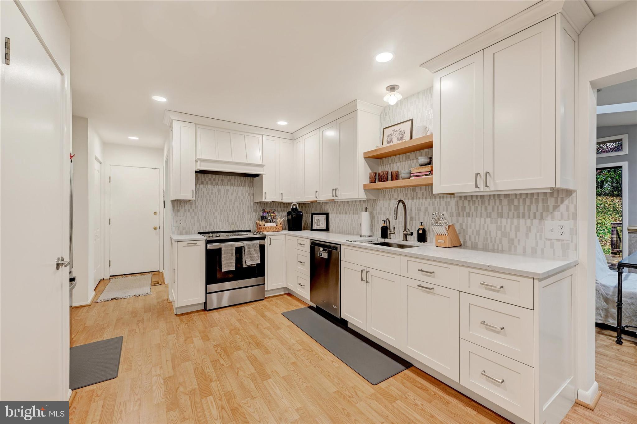 VELVET HILLS SOUTH - Residential