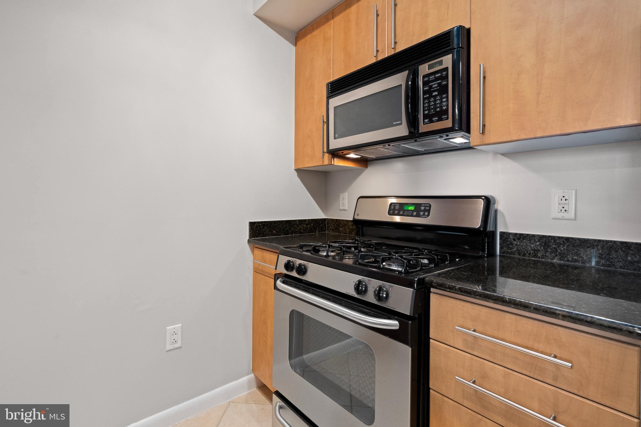 CLARENDON 1021 - Residential