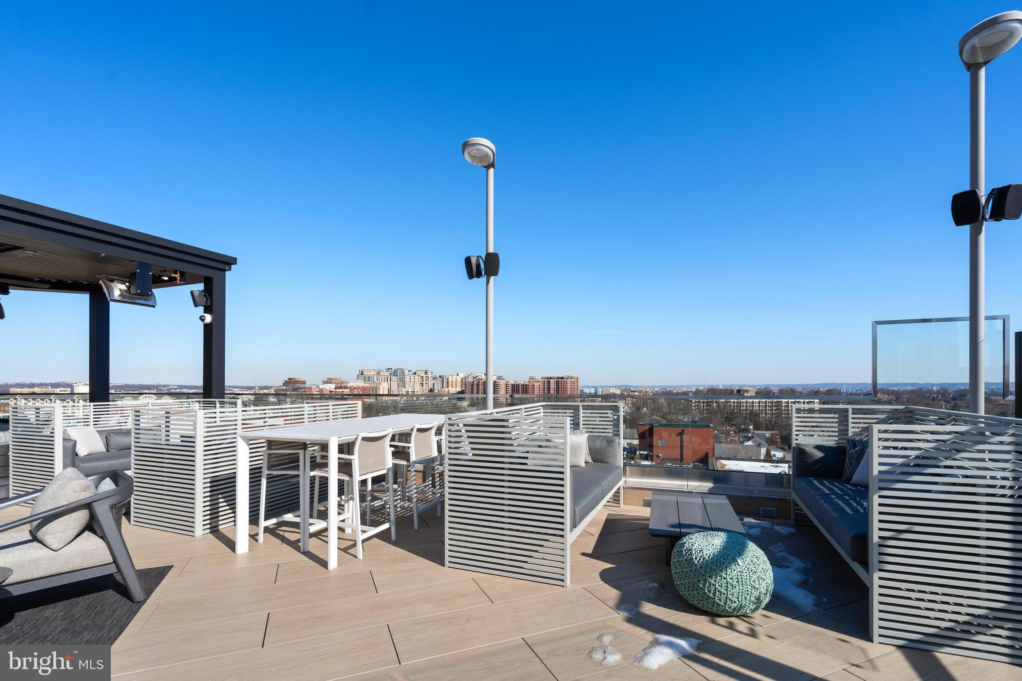 CLARENDON 1021 - Residential