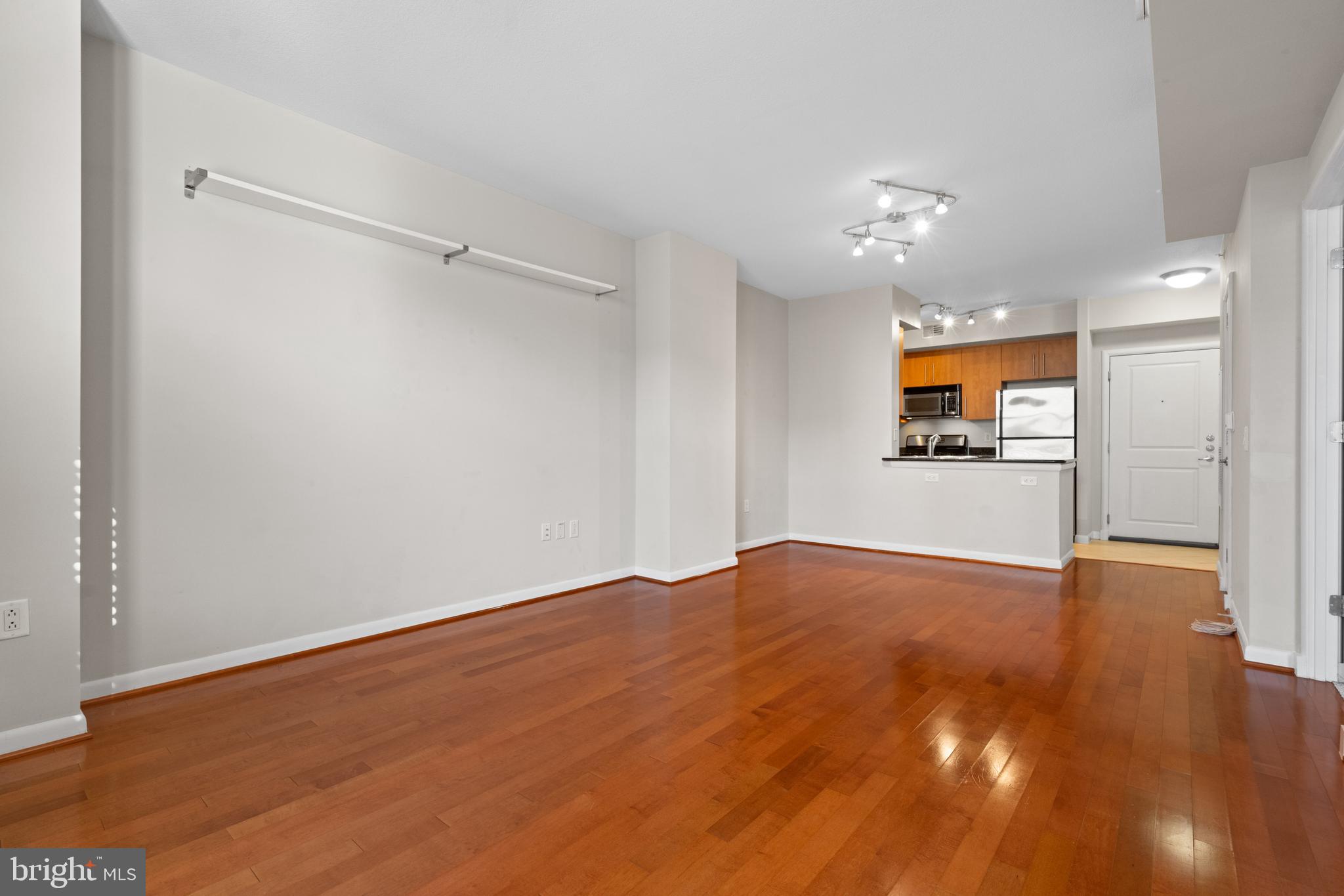 1021 N GARFIELD STREET 748