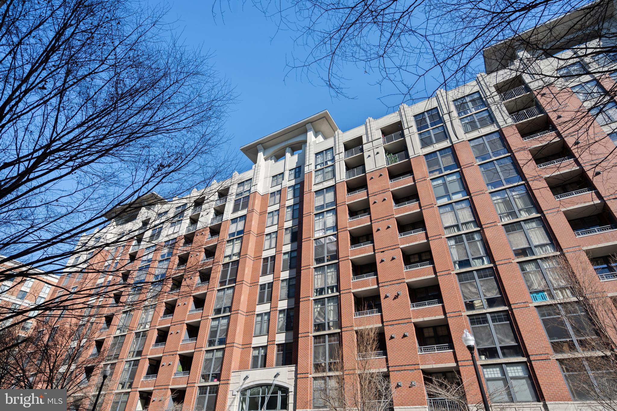 CLARENDON 1021 - Residential