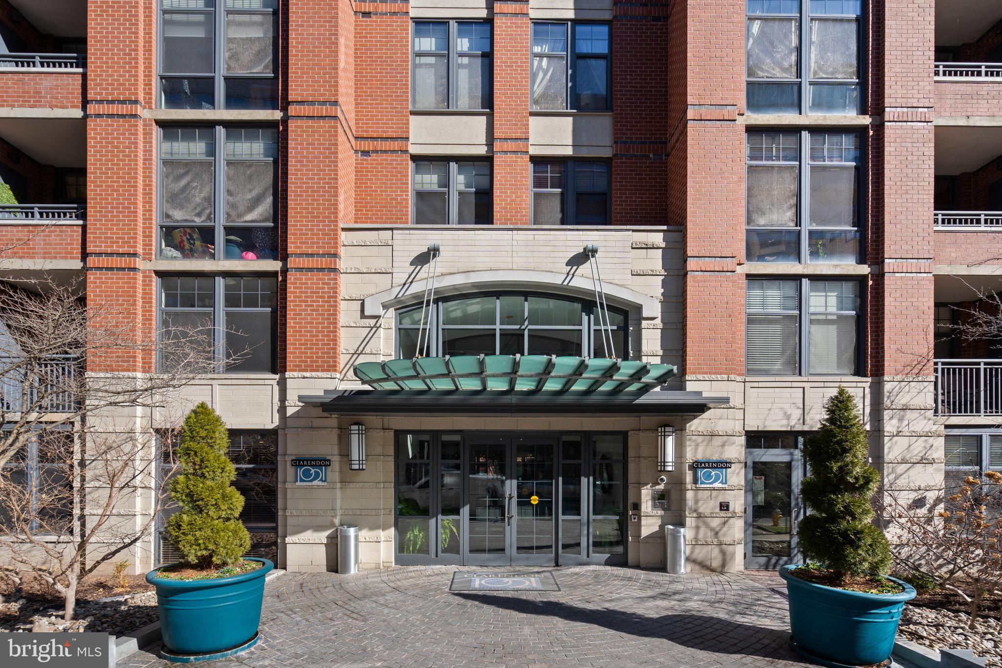 CLARENDON 1021 - Residential