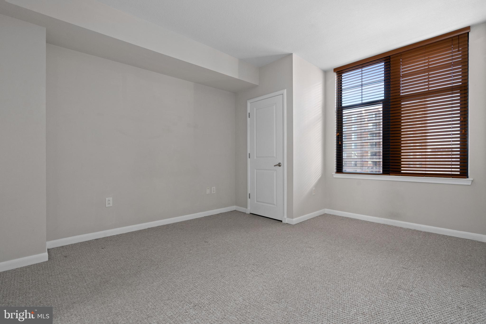 CLARENDON 1021 - Residential