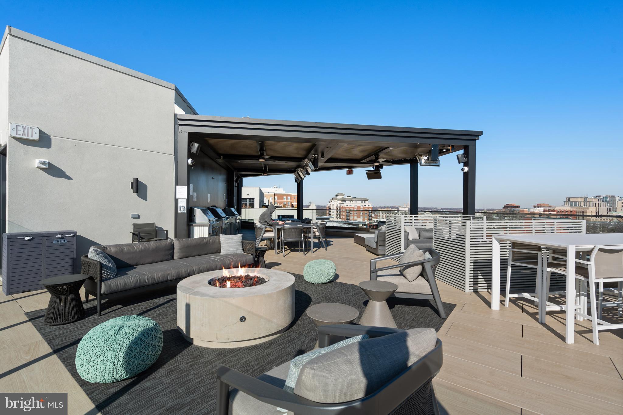 CLARENDON 1021 - Residential