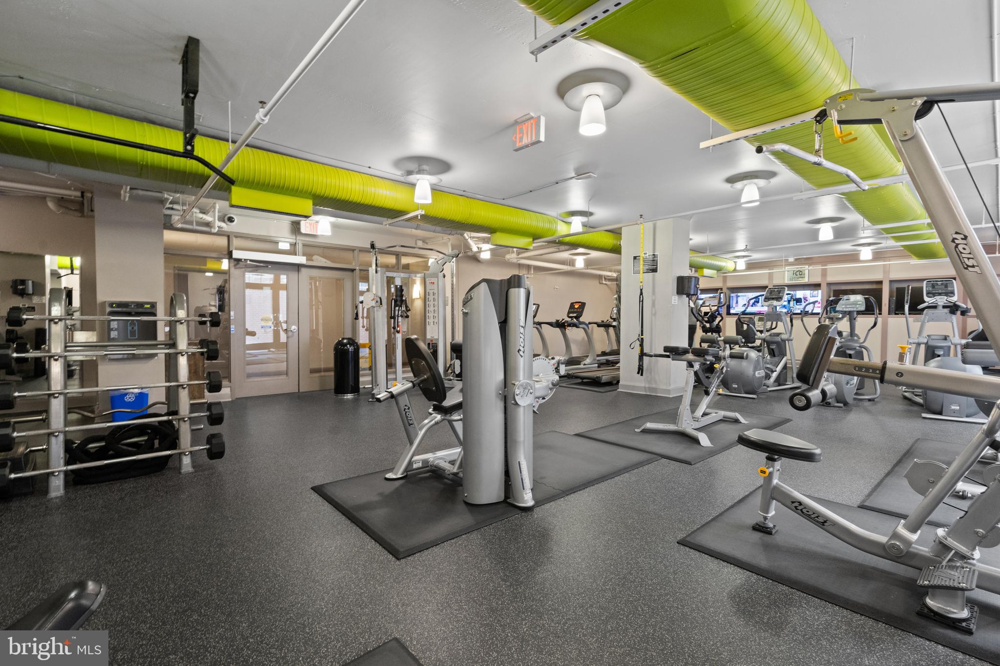 CLARENDON 1021 - Residential