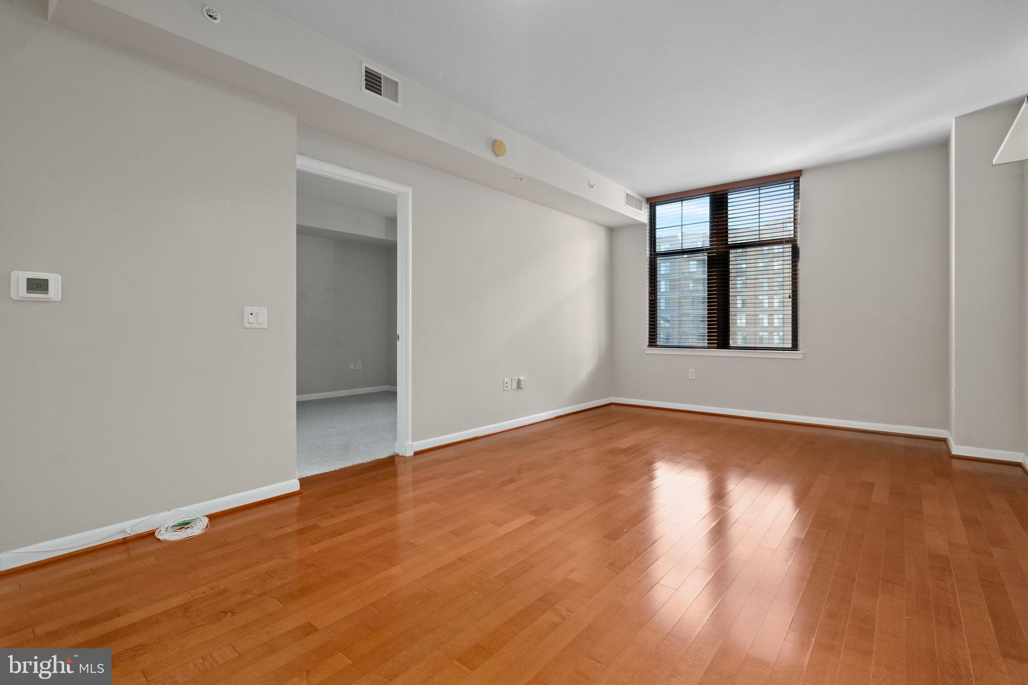 CLARENDON 1021 - Residential