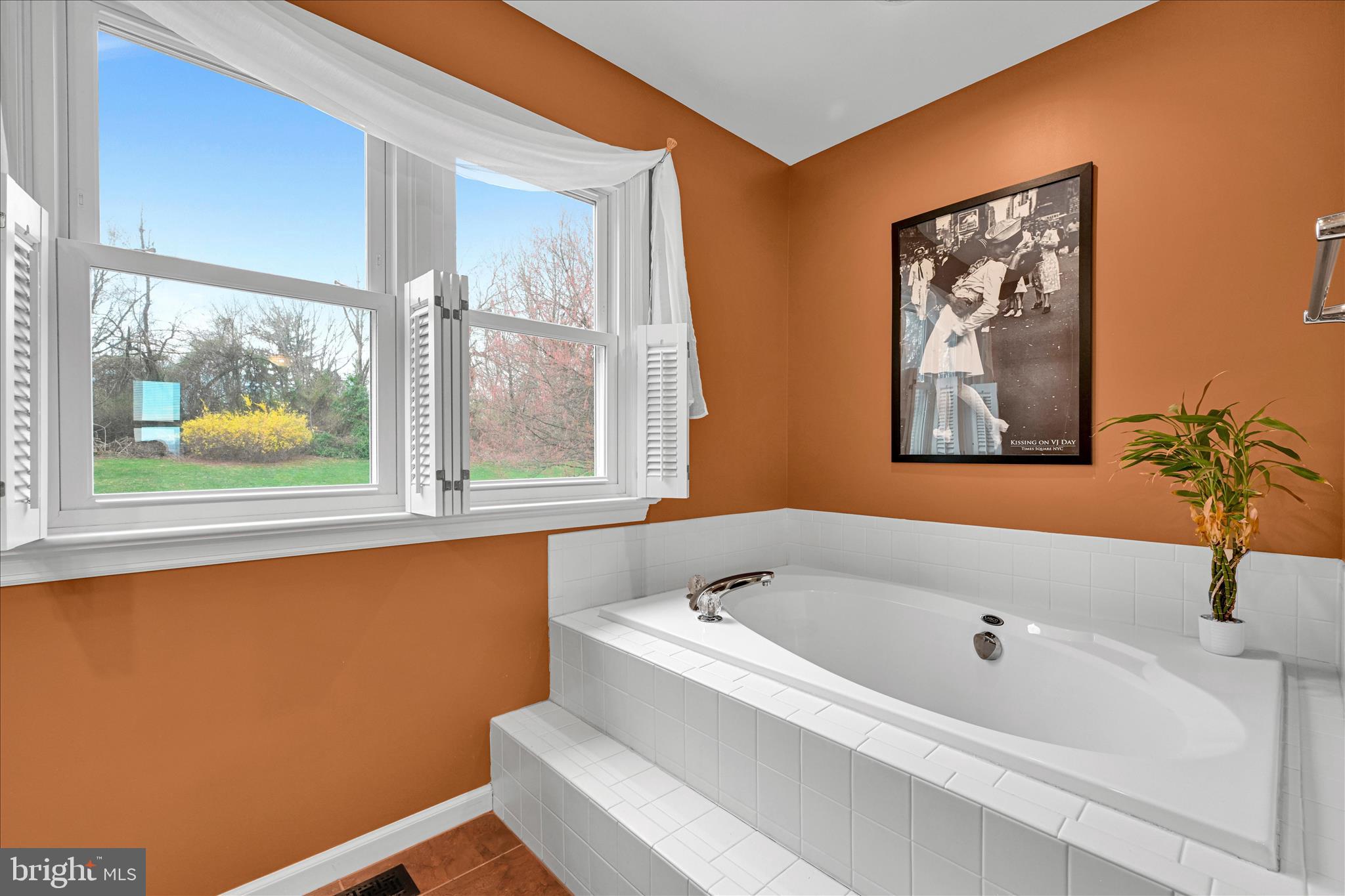 COUNTRY SQUIRE ESTATES - Residential