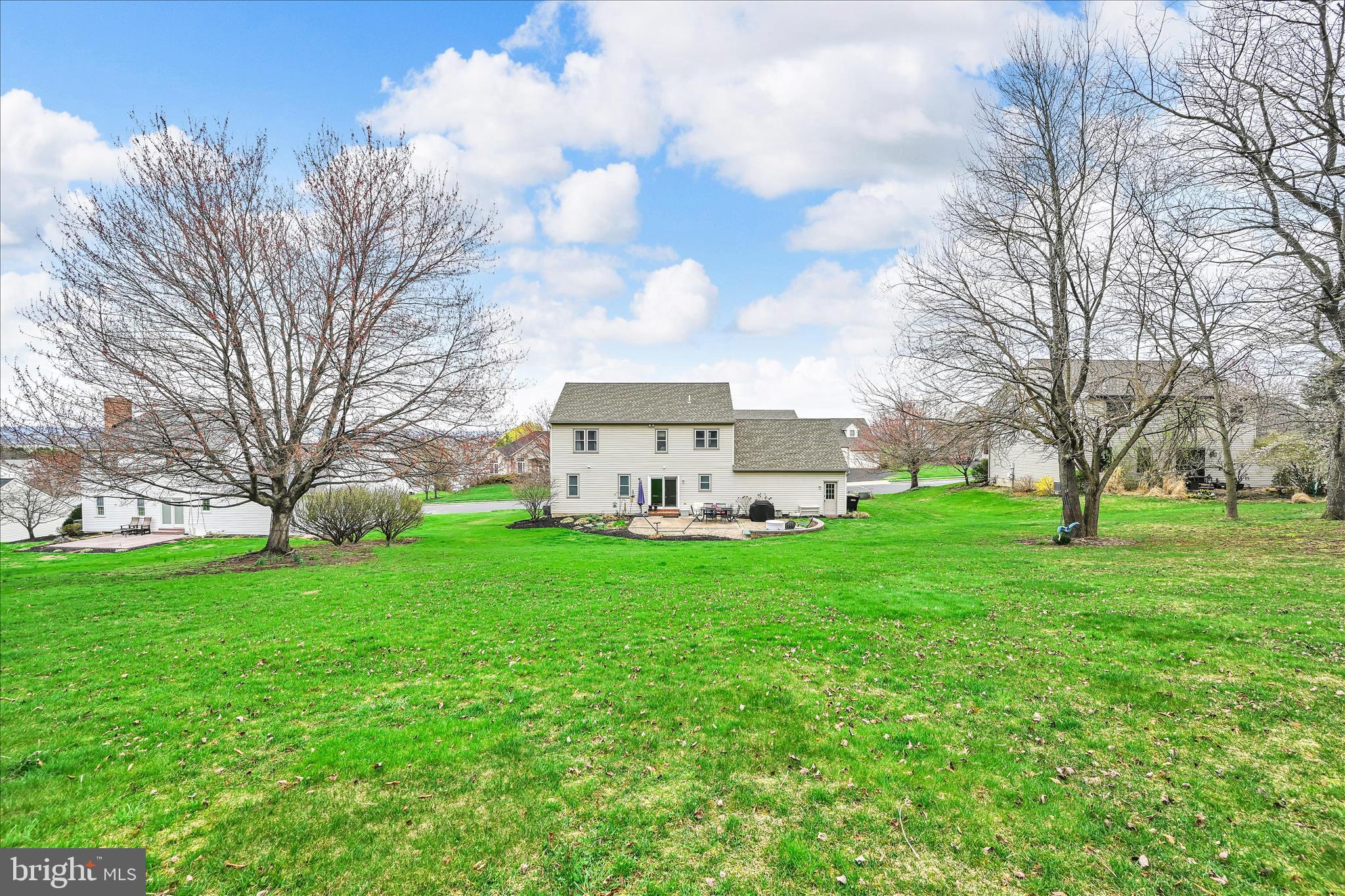 COUNTRY SQUIRE ESTATES - Residential