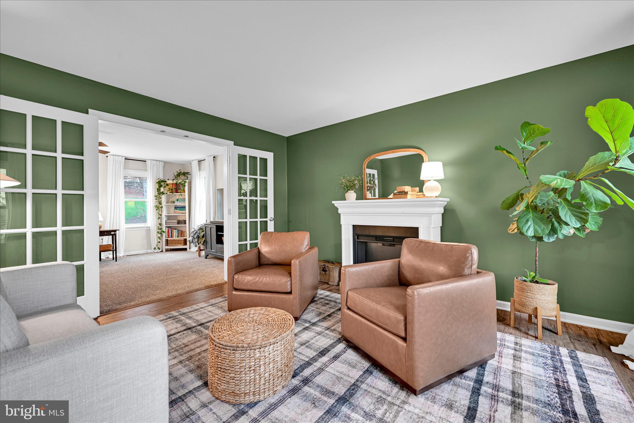 COUNTRY SQUIRE ESTATES - Residential