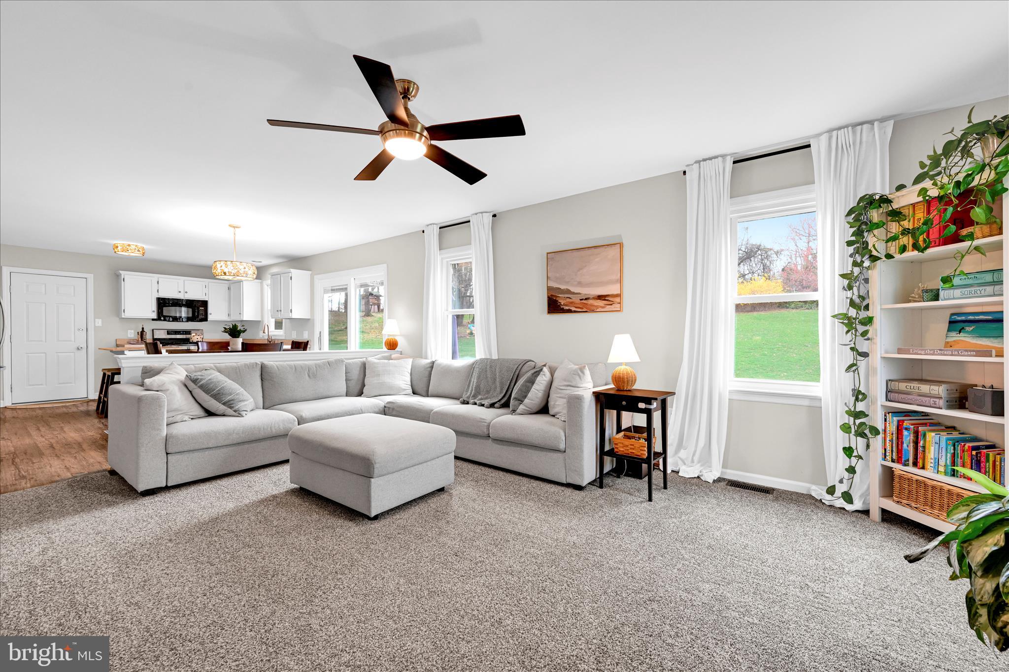 COUNTRY SQUIRE ESTATES - Residential