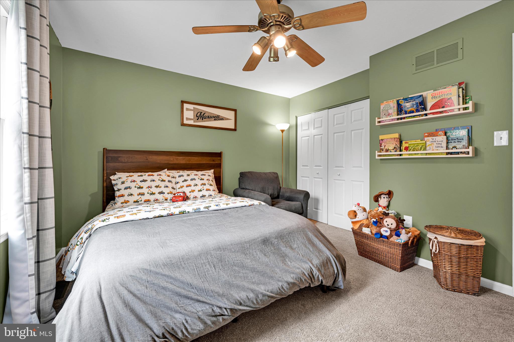 COUNTRY SQUIRE ESTATES - Residential