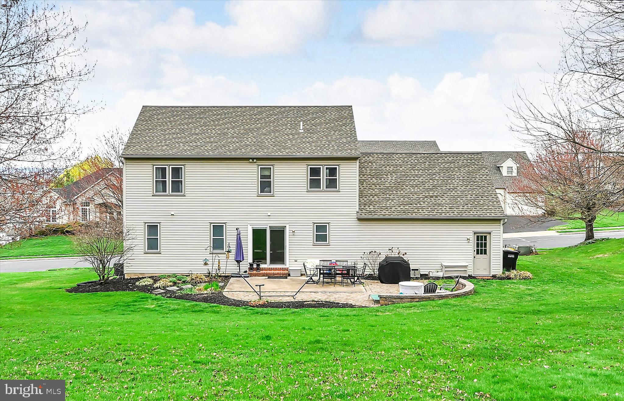 COUNTRY SQUIRE ESTATES - Residential