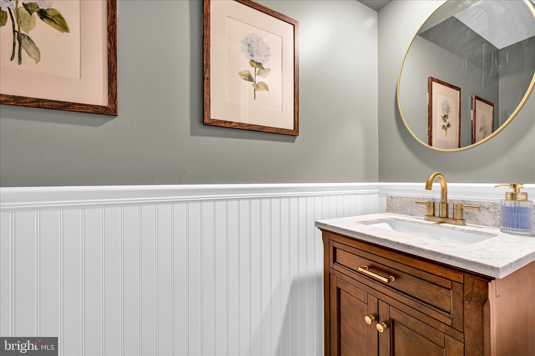 COUNTRY SQUIRE ESTATES - Residential