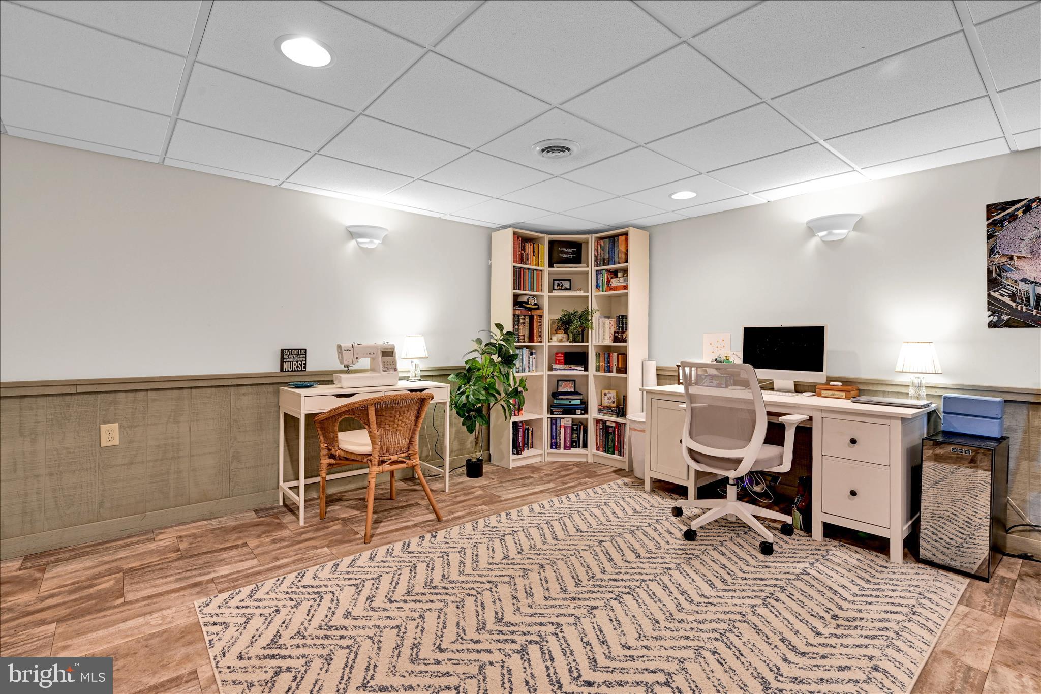 COUNTRY SQUIRE ESTATES - Residential