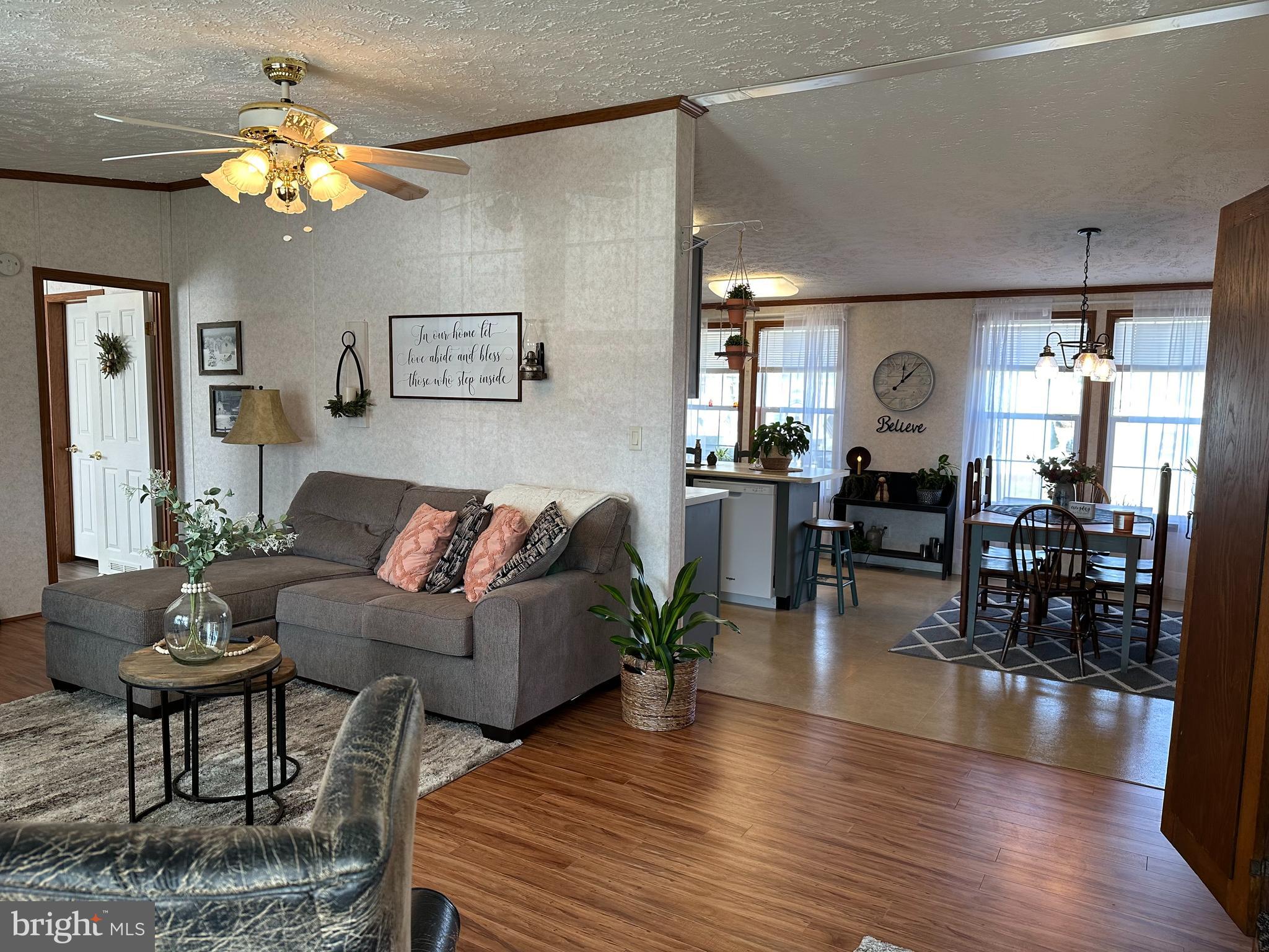 COLONIAL ESTATES - Residential