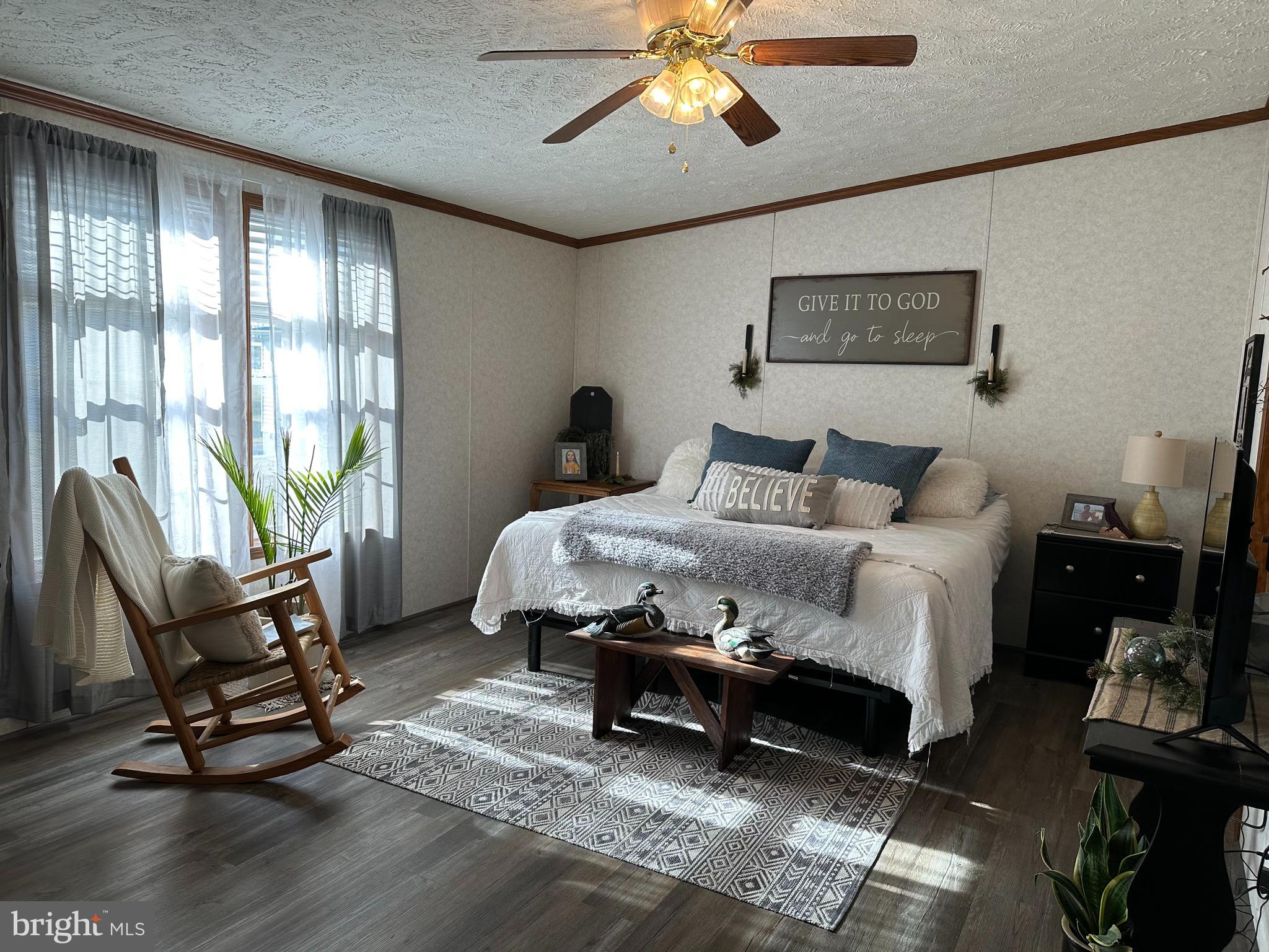 COLONIAL ESTATES - Residential
