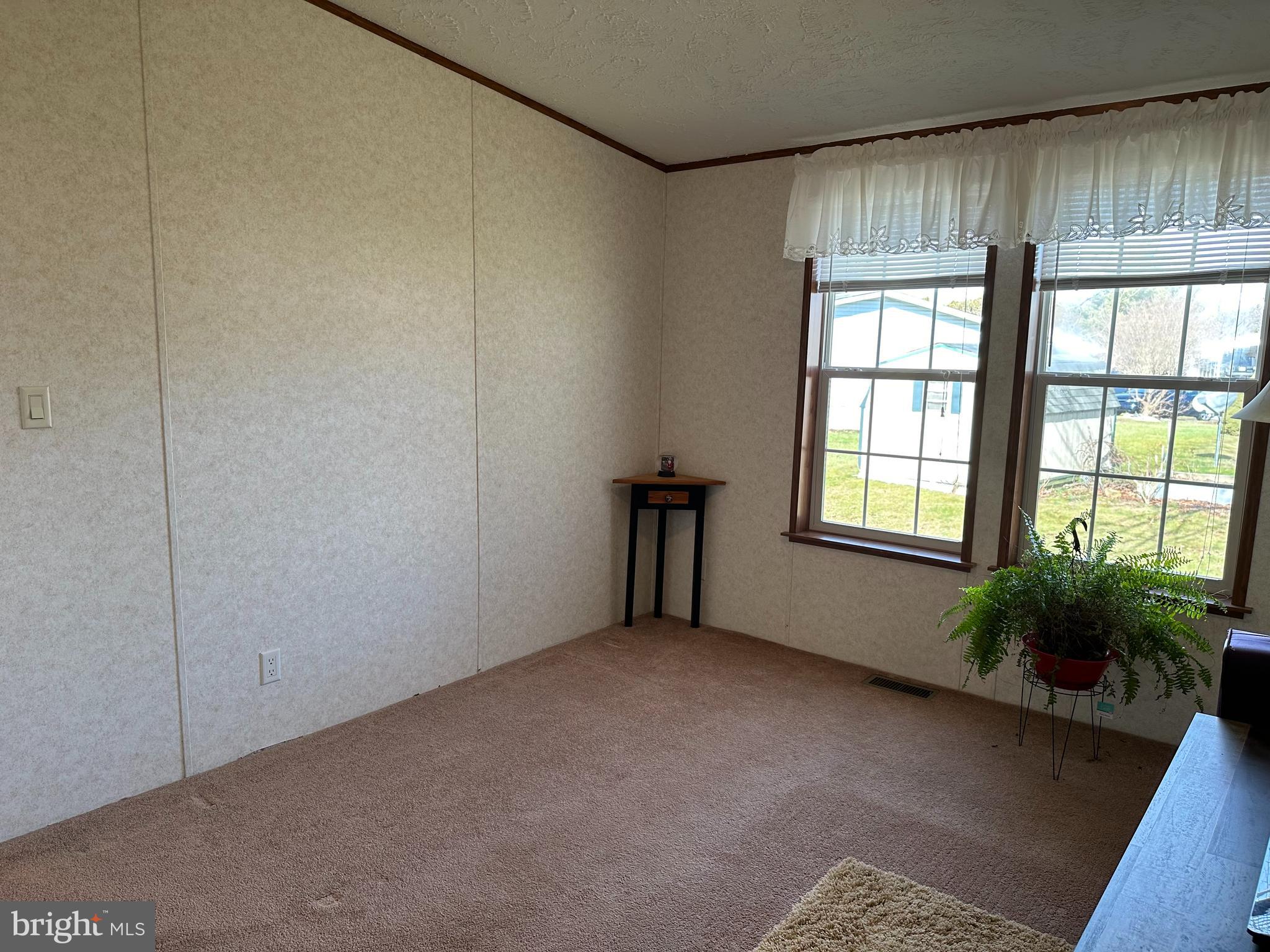 COLONIAL ESTATES - Residential