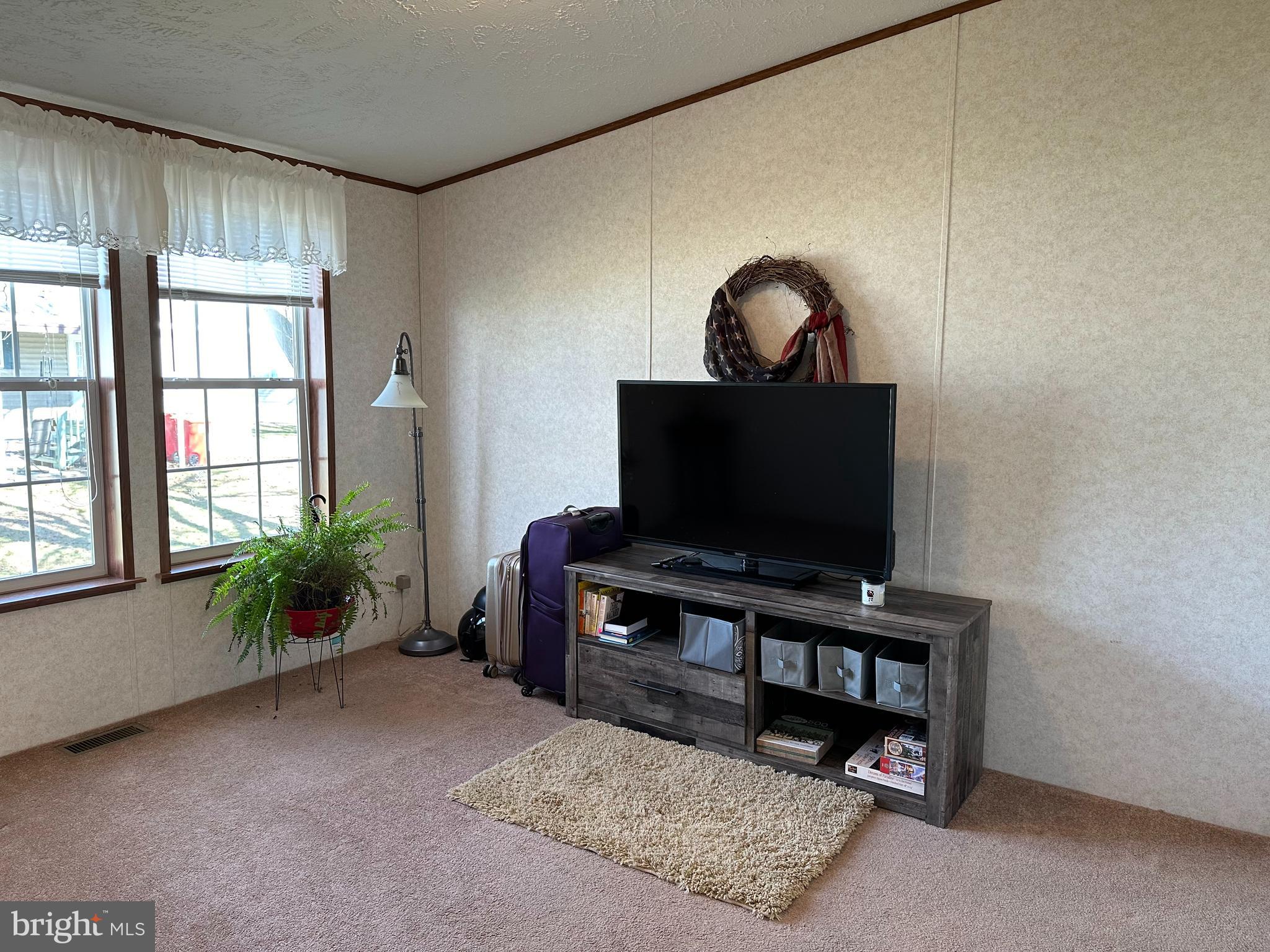 COLONIAL ESTATES - Residential