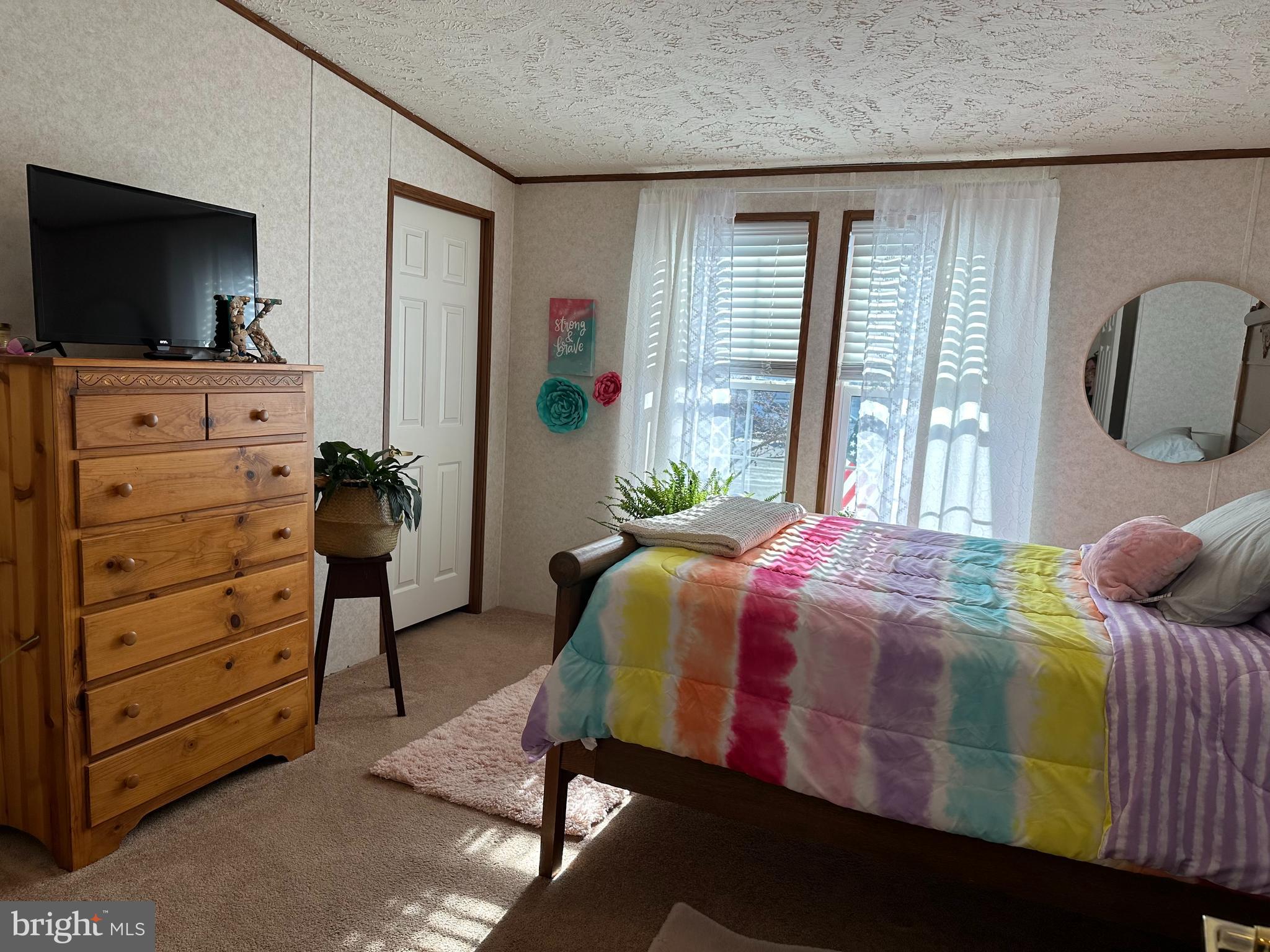 COLONIAL ESTATES - Residential