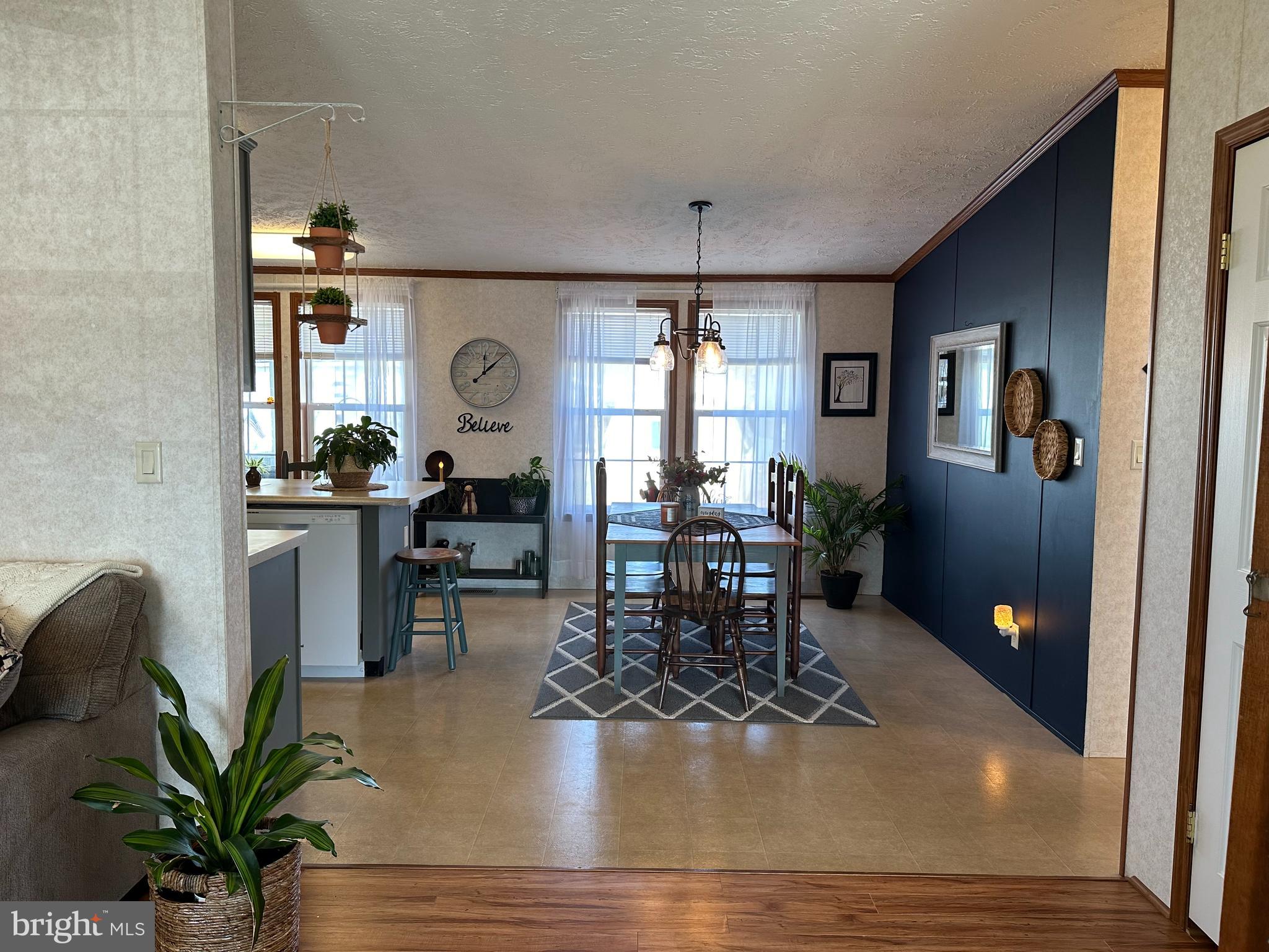 COLONIAL ESTATES - Residential