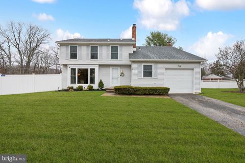 Homes For Sale - 5 N Lamp Post Lane<br/> SOMERDALE, NJ 08083