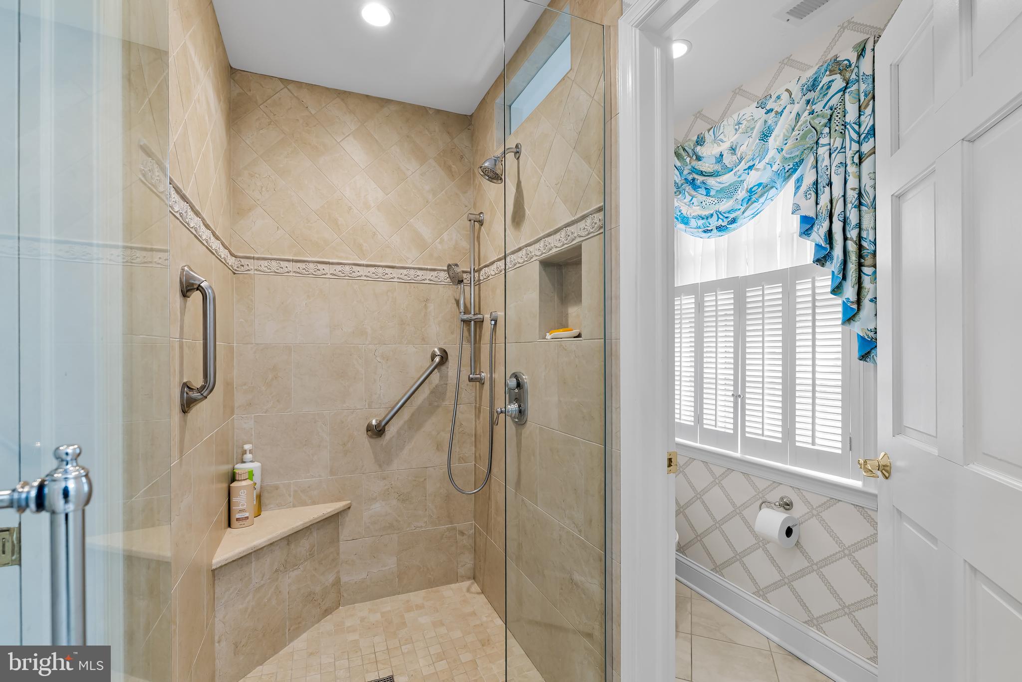 FOUR WINDS/RUXTON - Residential