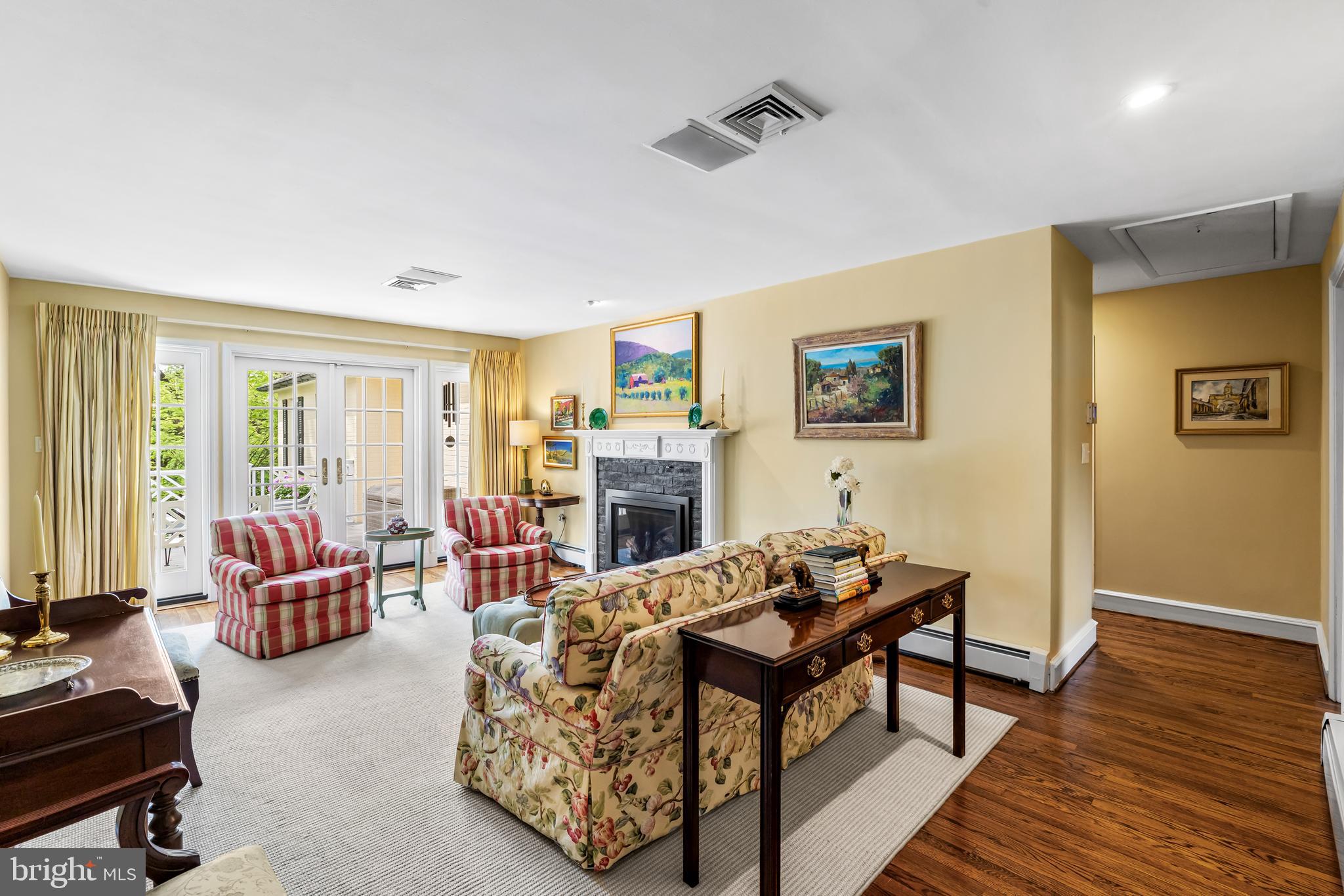 FOUR WINDS/RUXTON - Residential