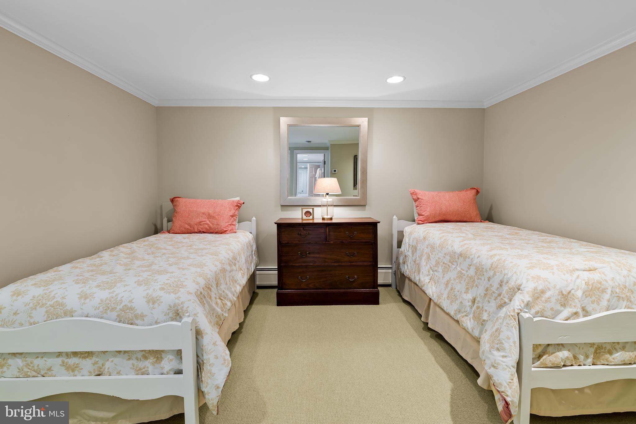 FOUR WINDS/RUXTON - Residential