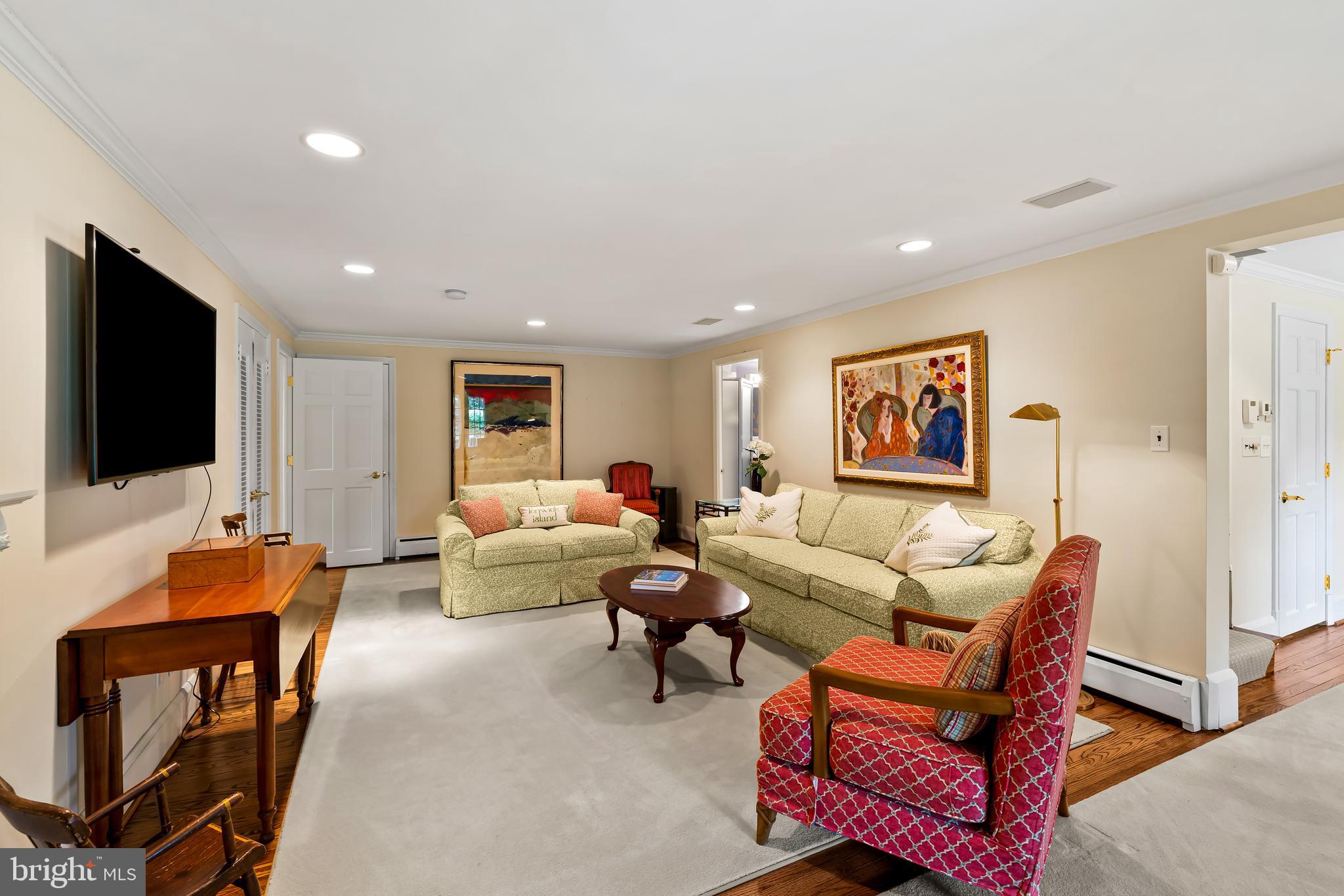 FOUR WINDS/RUXTON - Residential