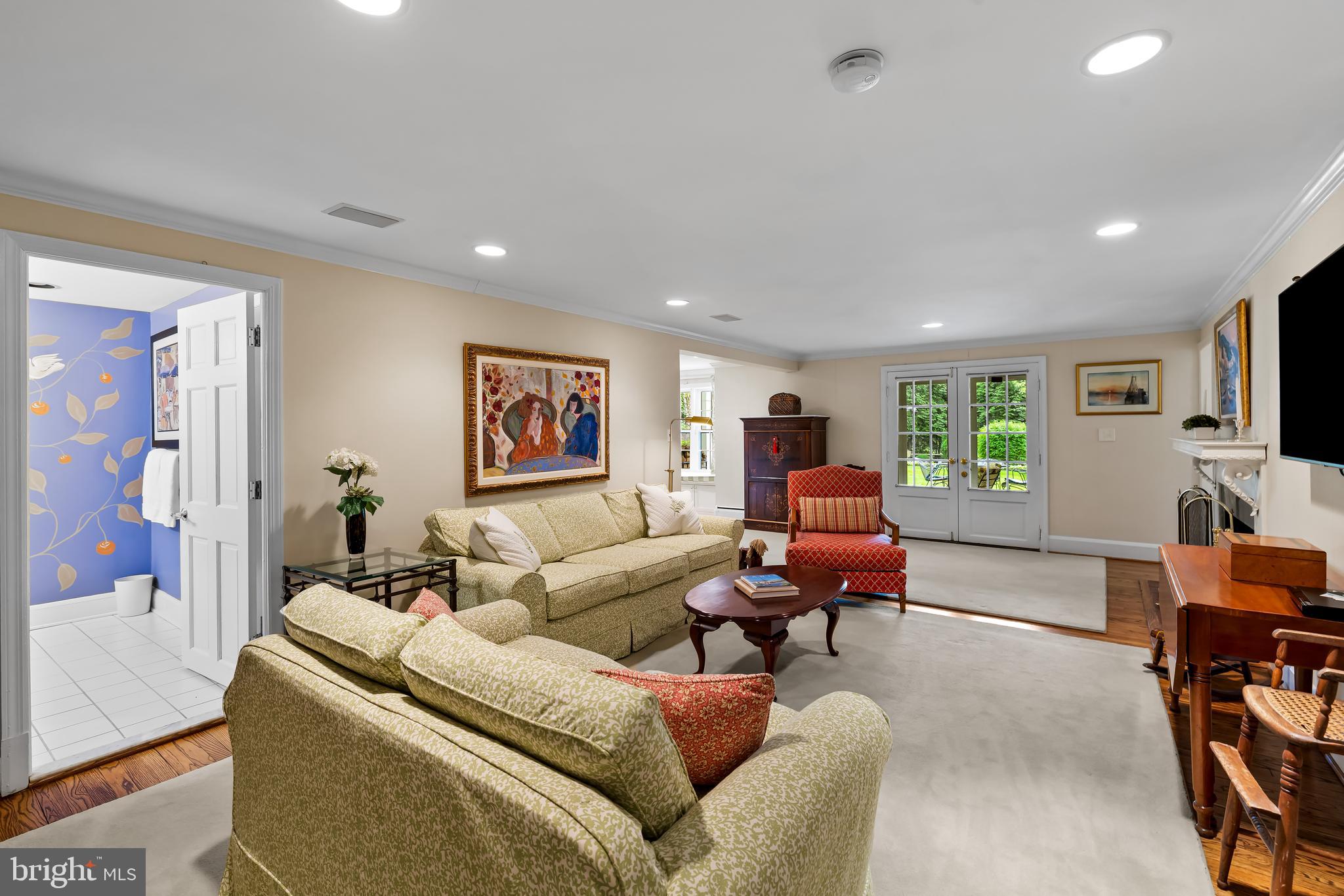 FOUR WINDS/RUXTON - Residential