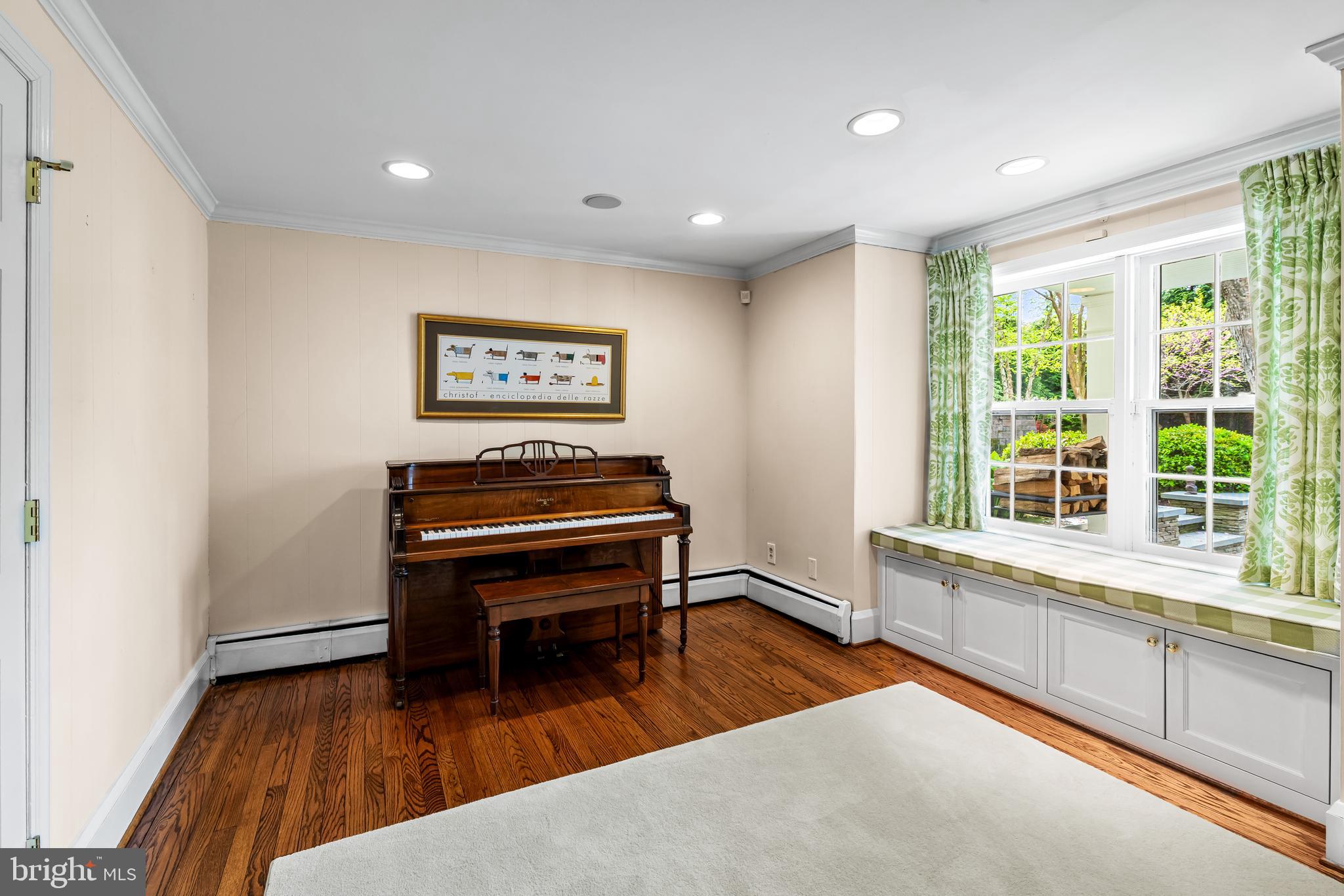 FOUR WINDS/RUXTON - Residential