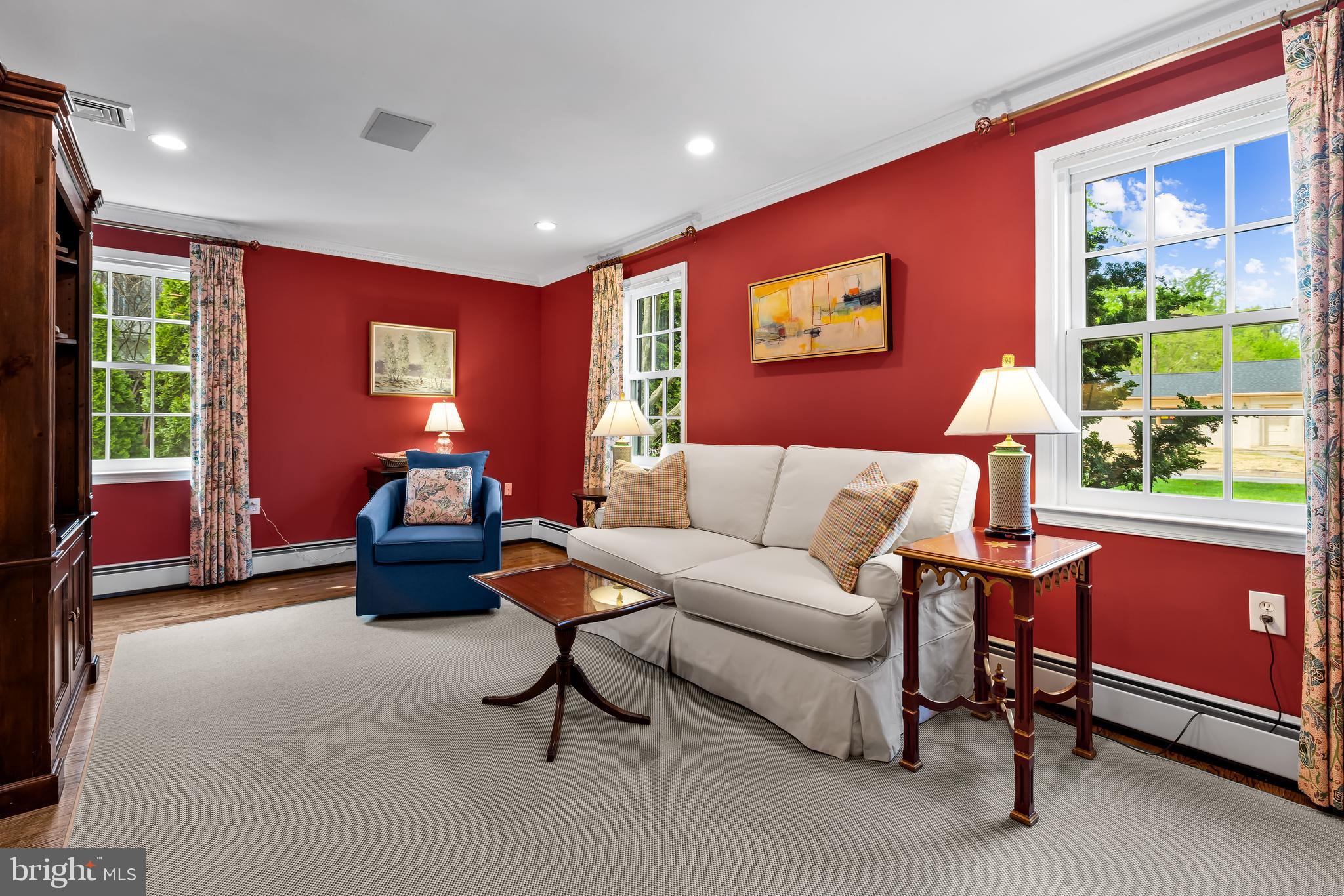 FOUR WINDS/RUXTON - Residential