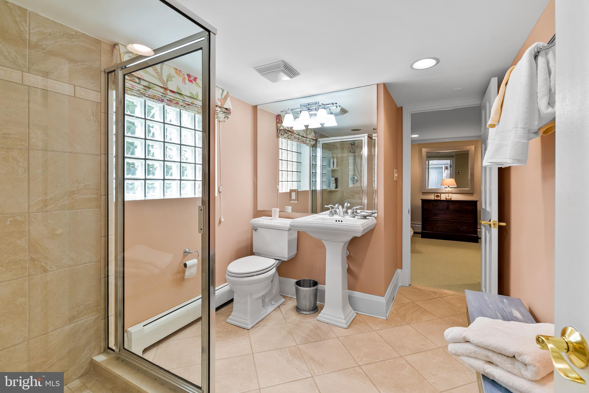 FOUR WINDS/RUXTON - Residential