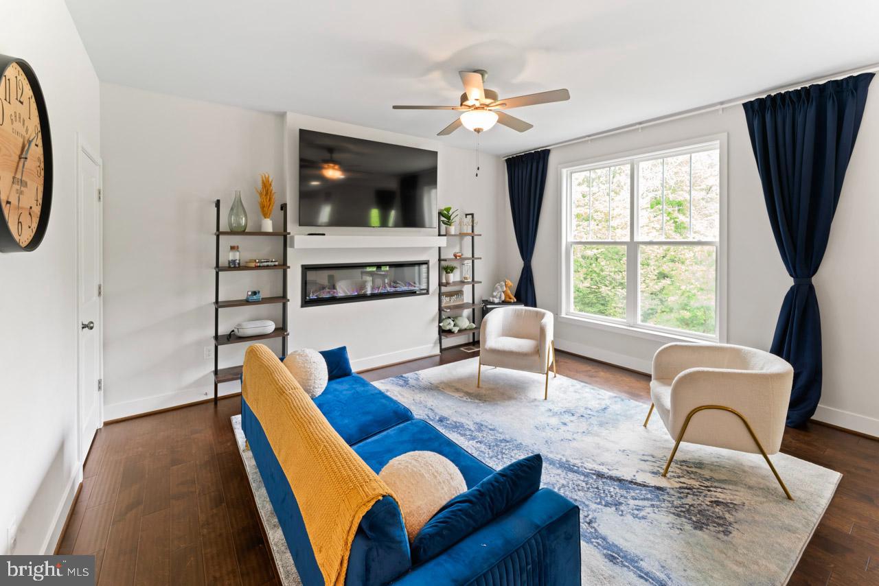 ESTATES OF BUCKINGHAM - Residential