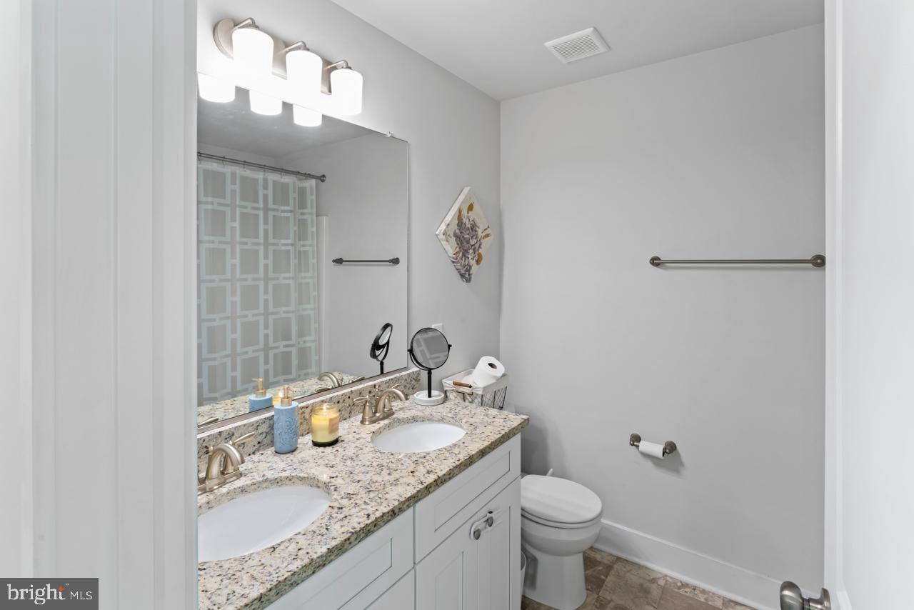 ESTATES OF BUCKINGHAM - Residential